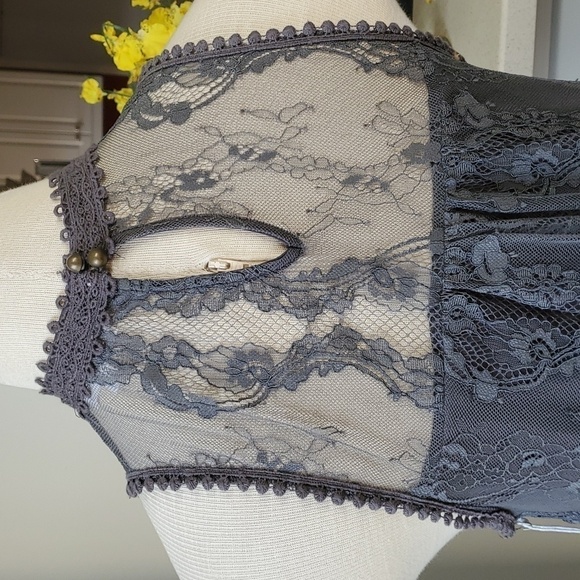 Lace top, gray size small, by Coco & Jaimeson. Y2K look. Lovely and NWT. - Picture 5 of 11